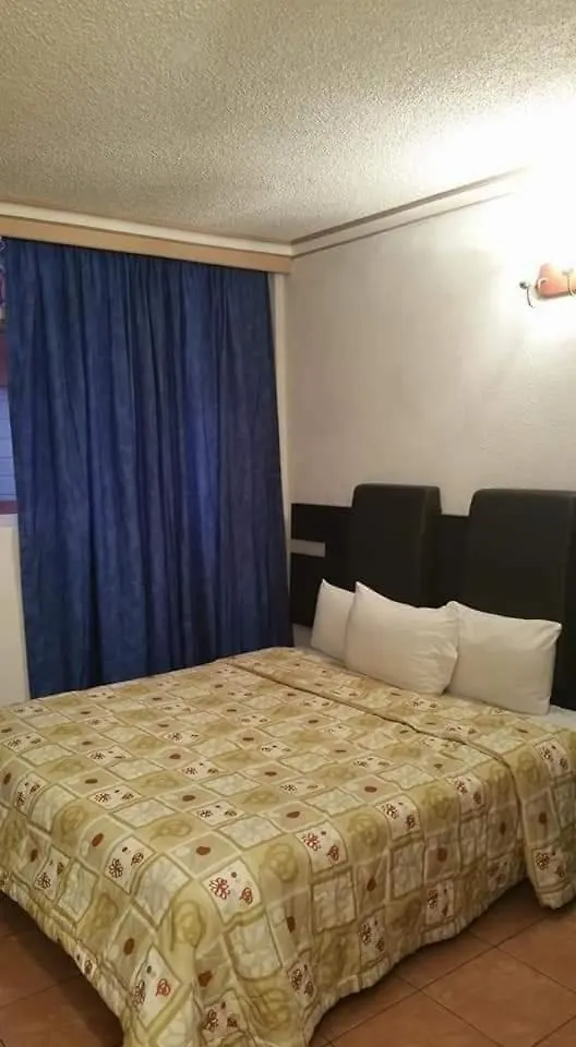 Hotel Estacion Guadalajara 2*,