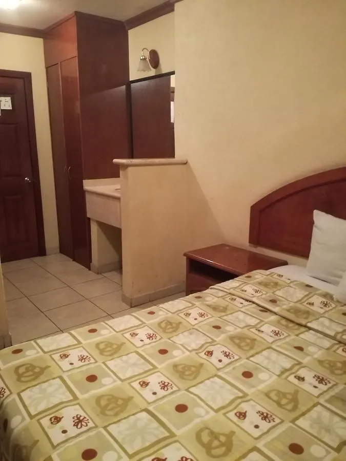 **  Hotel Estacion Guadalajara México